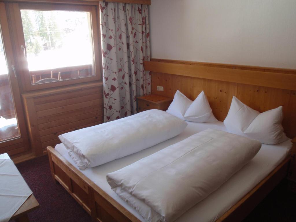 Alpengasthof Zollwirt Sankt Jakob in Defereggen Room photo