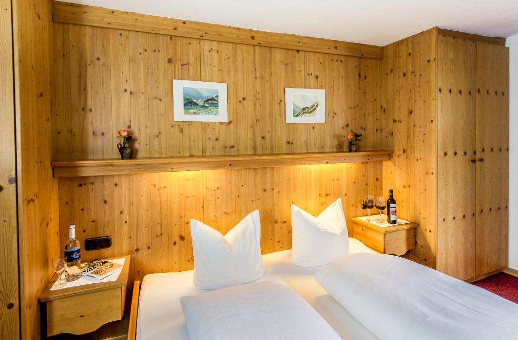Alpengasthof Zollwirt Sankt Jakob in Defereggen Room photo